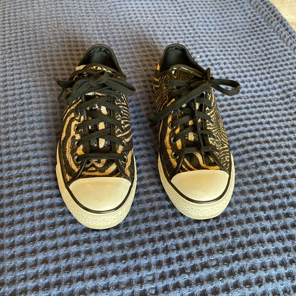 Converse All Star black and tan glitter animal print low top. - Picture 1 of 6